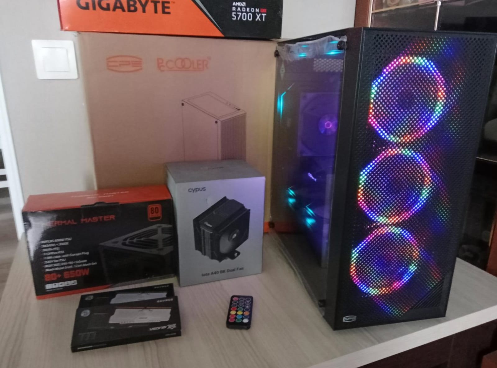 Intel Core i5 / AMD Radeon RX 5700 XT / 16 ГБ, Б/у, в Астане
