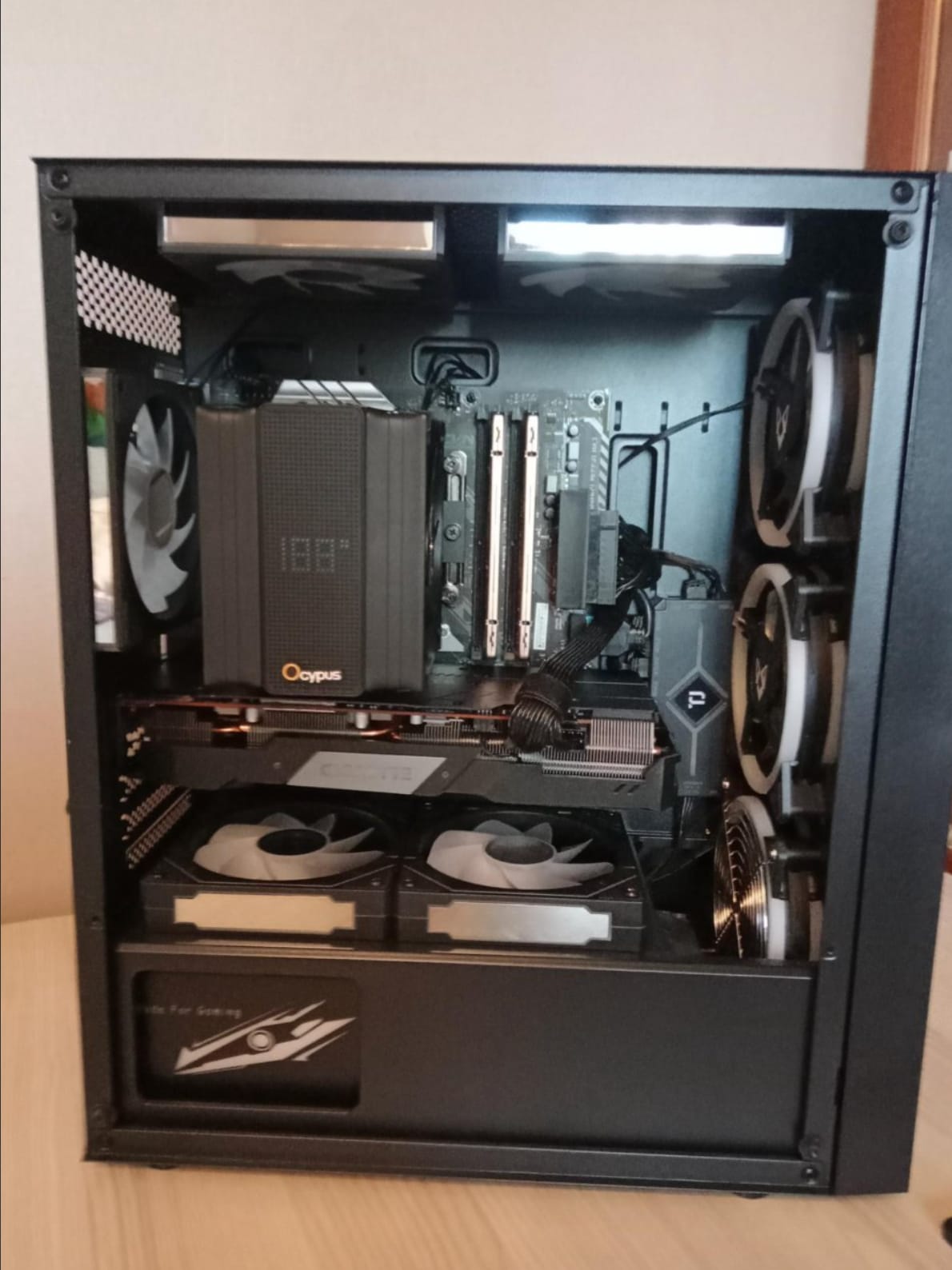 Intel Core i5 / AMD Radeon RX 5700 XT / 16 ГБ, Б/у, в Астане