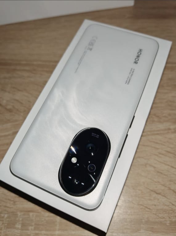 Honor 200 512/12 ГБ, белый, Б/у, в Астане