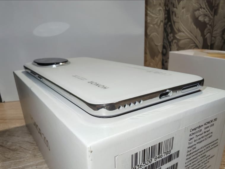 Honor 200 512/12 ГБ, белый, Б/у, в Астане