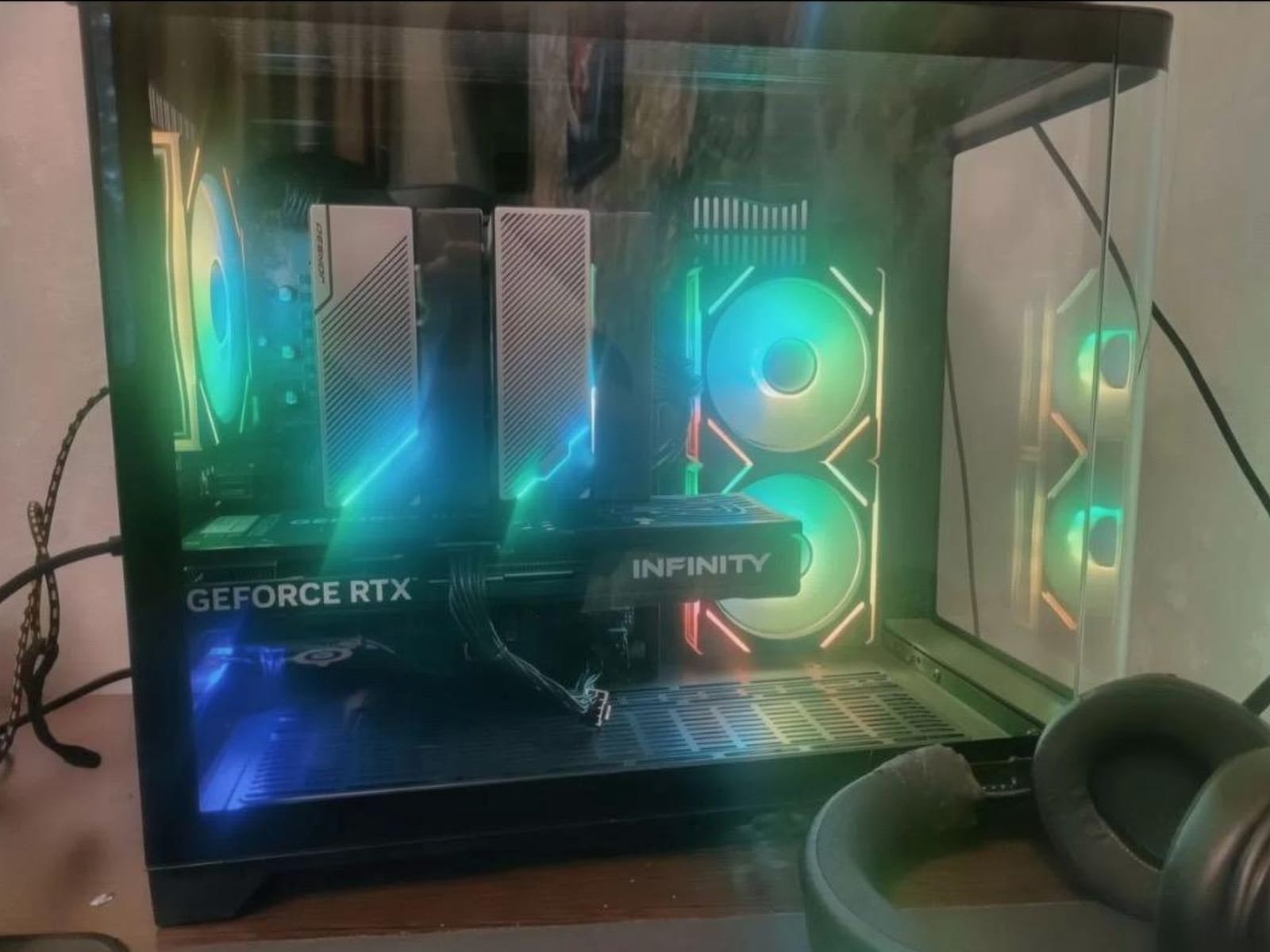 Игровой ПК Ryzen 7 7800X3D / RTX 5060 Ti 16 ГБ