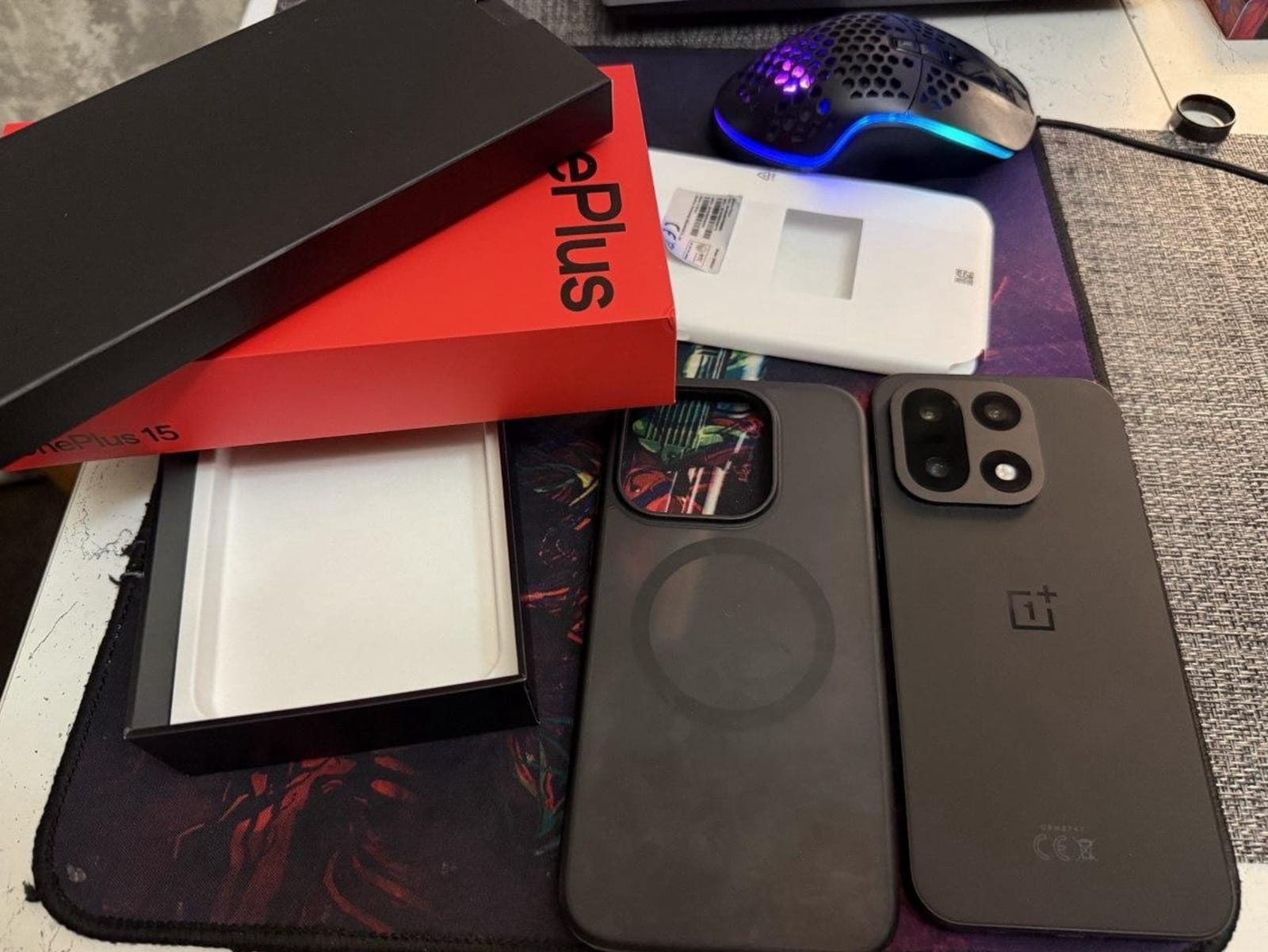 OnePlus 15 16/512 ГБ, батарея 100%