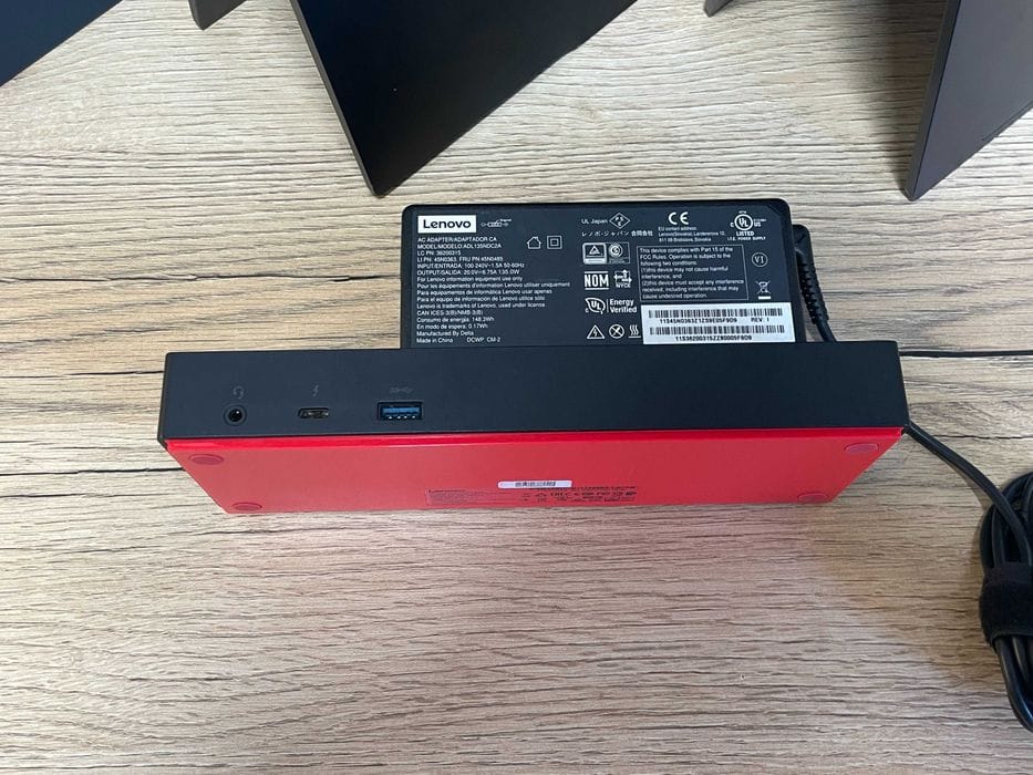 Lenovo ThinkPad Thunderbolt 3 Dock 40AC + оригинальный БП 135W