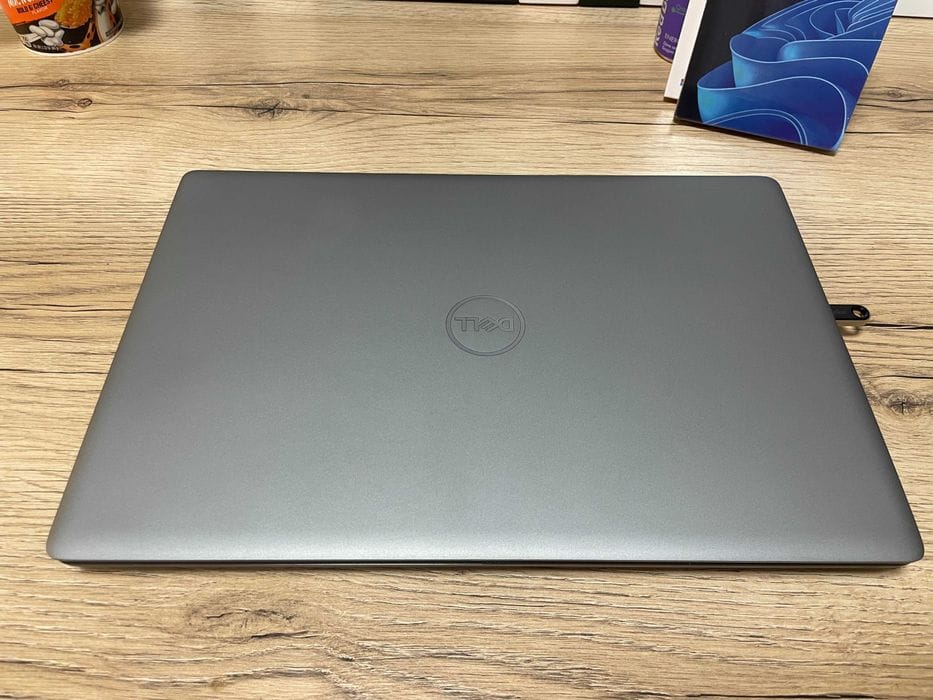 Dell Precision 7550 — i7-10850H / 32GB / Quadro T2000 / 15.6" IPS