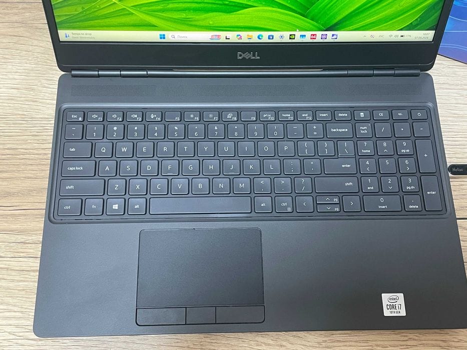 Dell Precision 7550 — i7-10875H / 32GB / Quadro T1000 / 99% sRGB