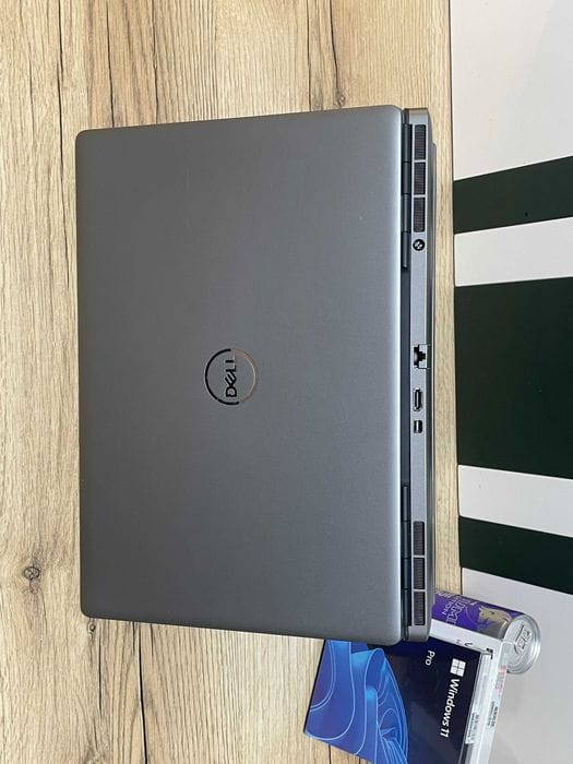 Dell Precision 7550 — i7-10875H / 32GB / Quadro T1000 / 99% sRGB