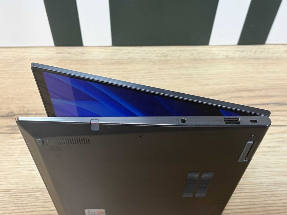 Lenovo ThinkPad X1 Yoga Gen 7 — i7-1260P / 16GB / SSD 1TB / Touch