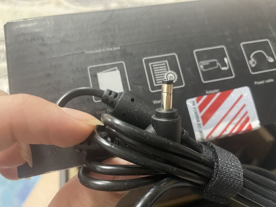 Новый оригинальный блок питания Lenovo 45W (круглый штекер)